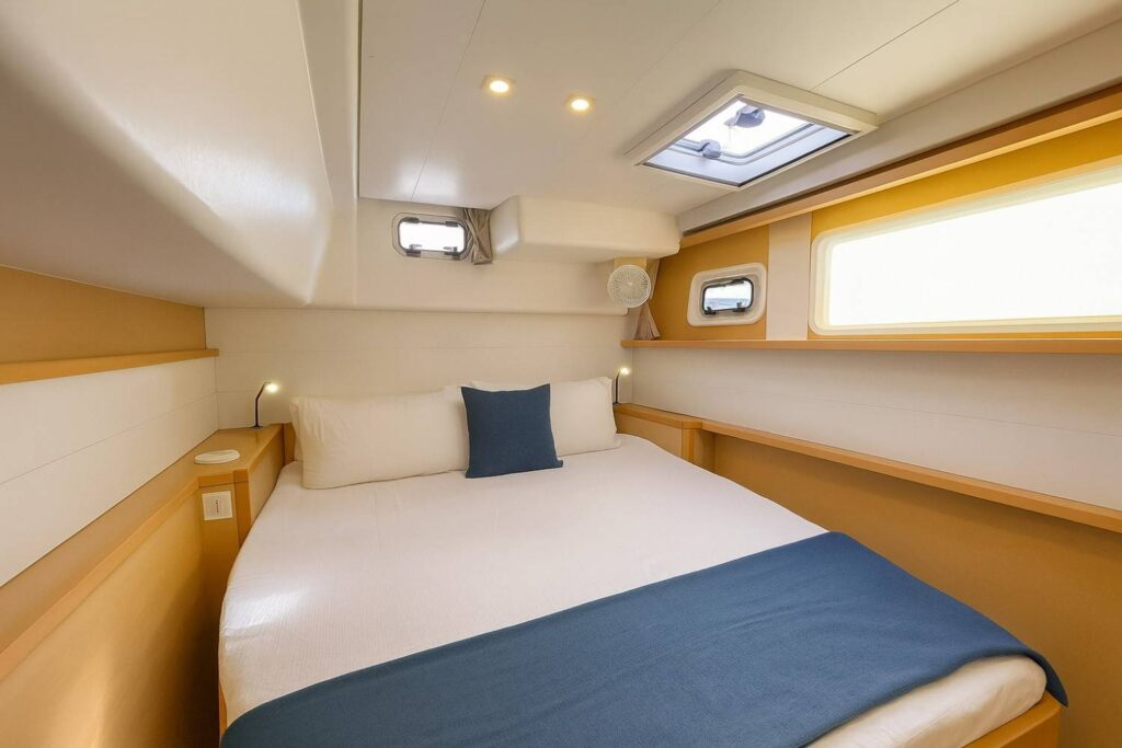 CAYAsail_Lagoon450F_MasterCabin2